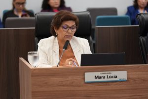 Câmaras municipais podem comprar imóveis, mas prefeituras devem registrar