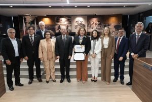 Conselheira substituta Márcia Costa é agraciada com a Medalha “Alacid Nunes”